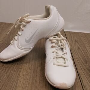 EUC‎ Nike white Tennis Shoes, size 6